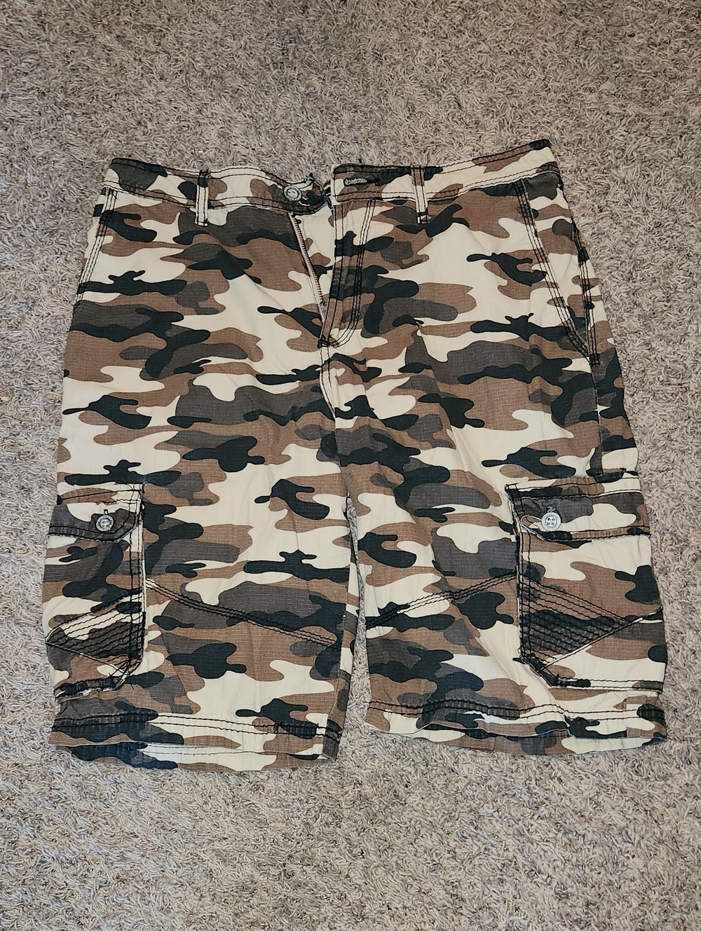 Buckle Black Camo Cargo Shorts Mens Size 33